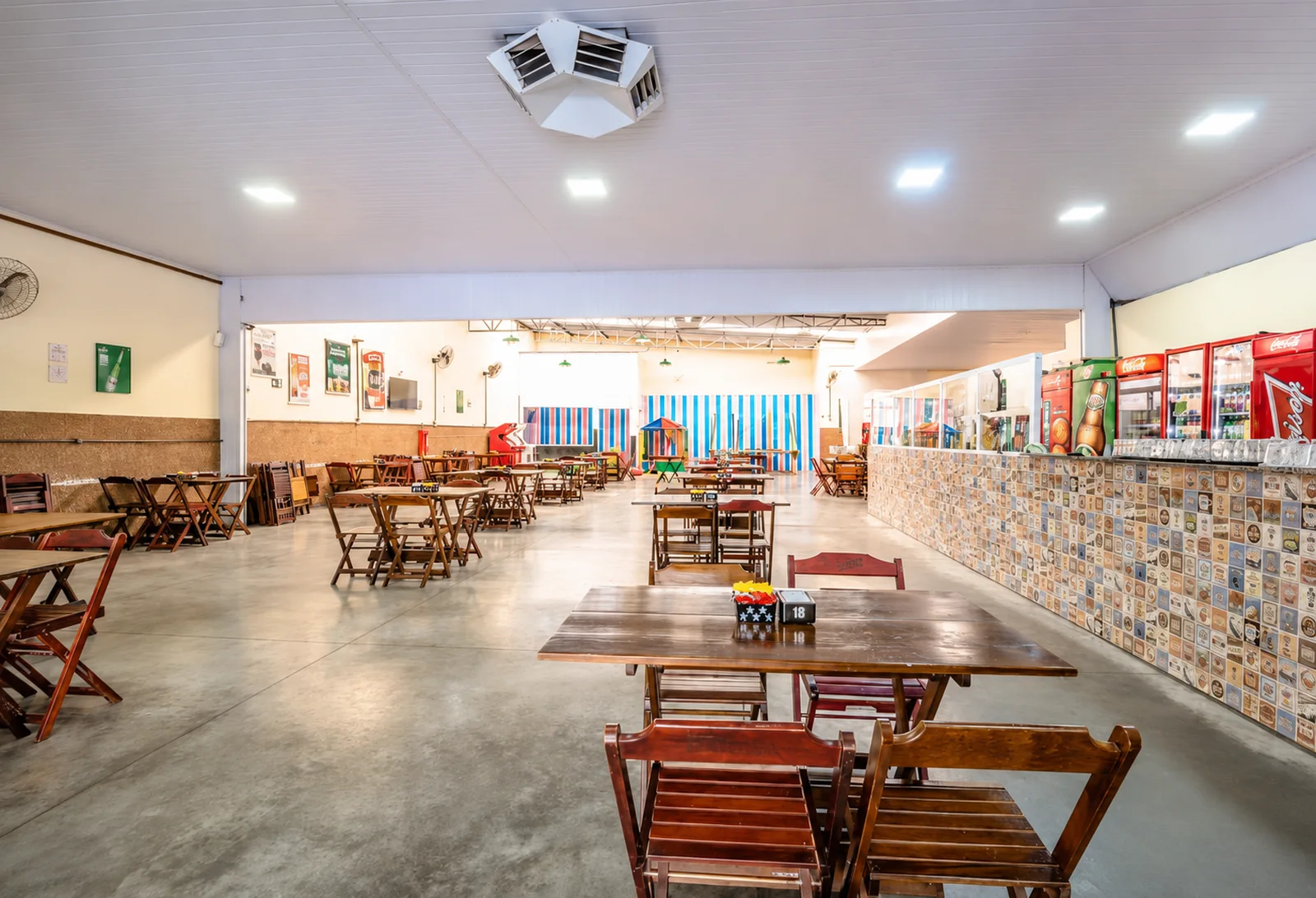 Ambiente interno da Lanchonete do Zé em Marília